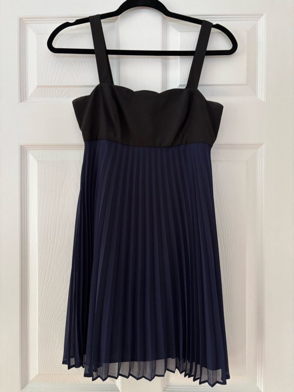 BCBGeneration Black Bodice Navy Pleated Mini Dress